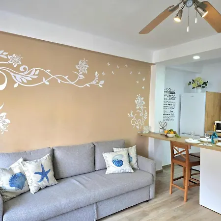Pearl One Bedroom Full Kitchenapartment Center By Namaste Elite Apartman Torremolinos