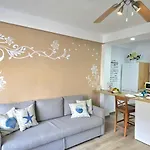 Pearl One Bedroom Full Kitchenapartment Center By Namaste Elite Апартаменти Торремолінос