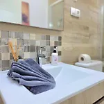 Pearl One Bedroom Full Kitchenapartment Center By Namaste Elite Torremolinos