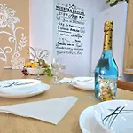 Pearl One Bedroom Full Kitchenapartment Center By Namaste Elite Apartmán *